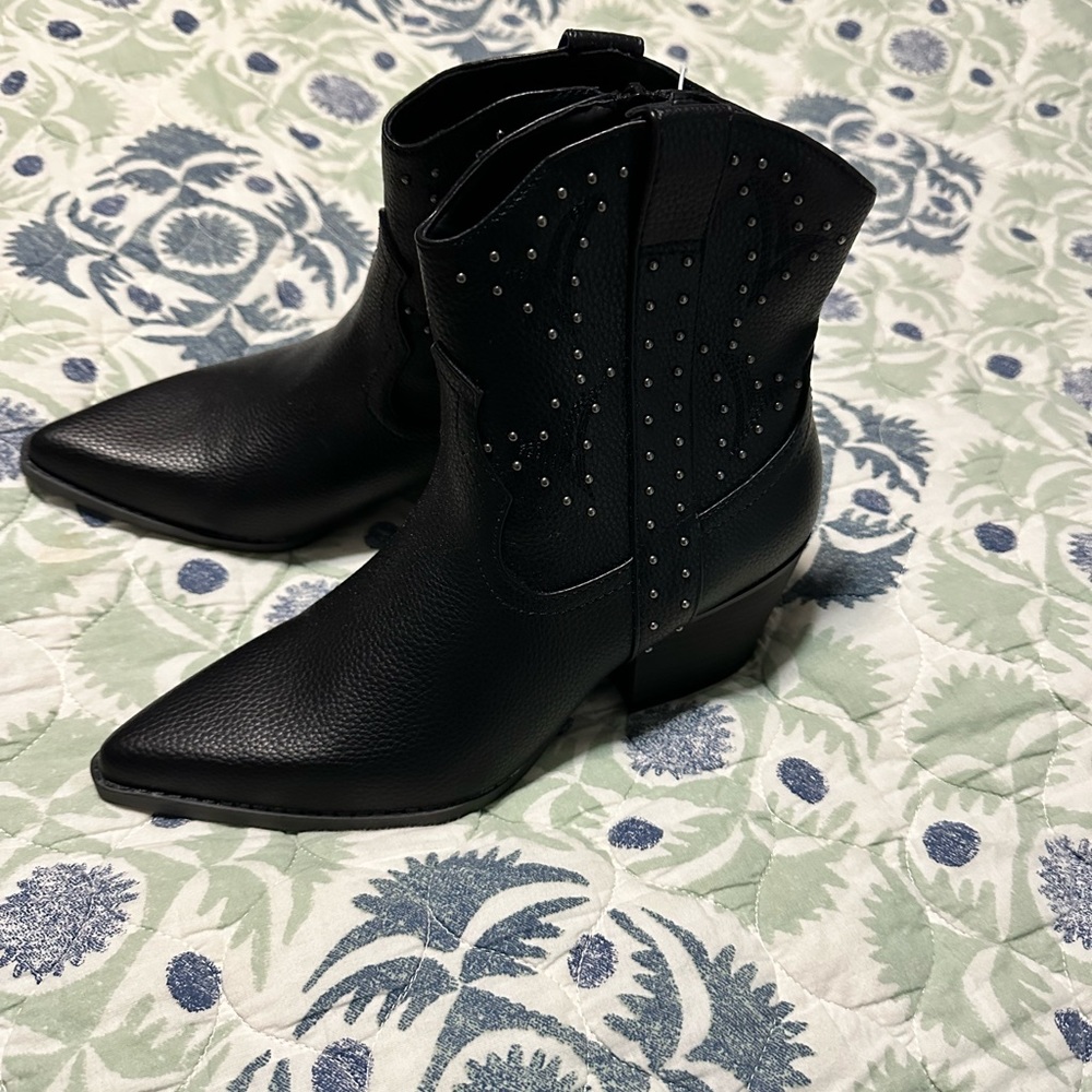 Brand new cowgirl boots